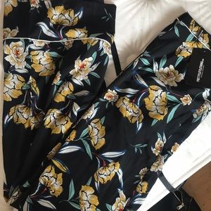 NWT  Pretty Little Thing Floral Pants